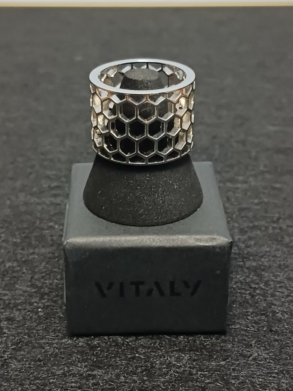 Vitaly Hive ring